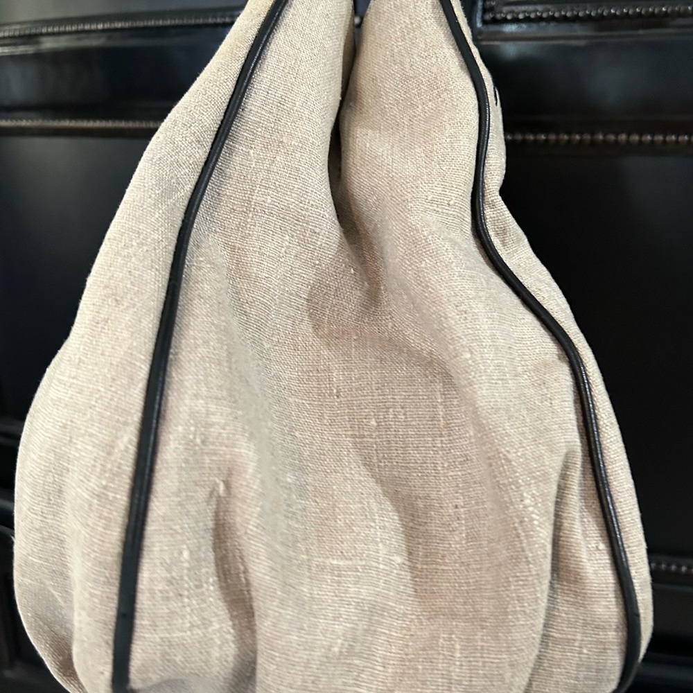 ‼️SOLD‼️ 💯% Authentic Fendi Mia Bag - Picture 13 of 15